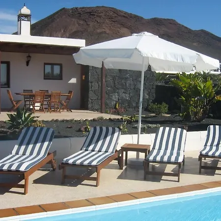 Villa In Playa Blanca Sleeps 4 Includes Swimming Pool And Wifi 8 Playa Blanca (Lanzarote)